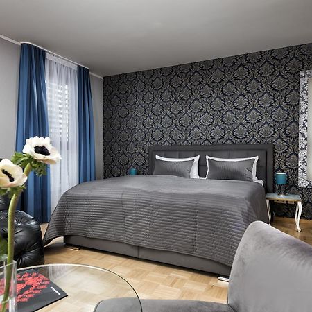 Hotel Ambassador-Berlin Gruenau エクステリア 写真