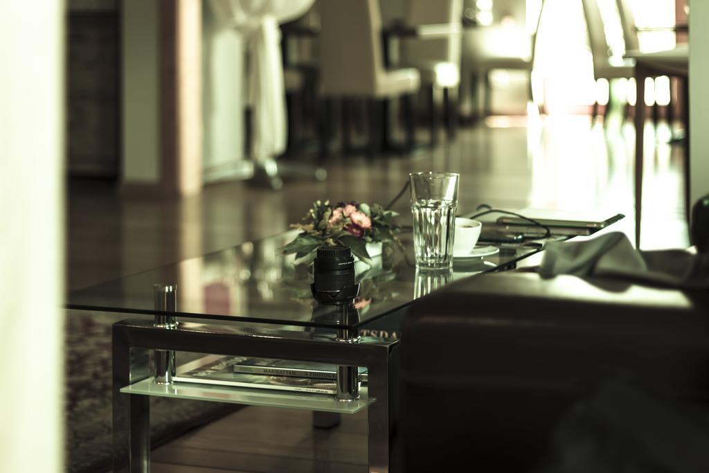 Hotel Ambassador-Berlin Gruenau エクステリア 写真