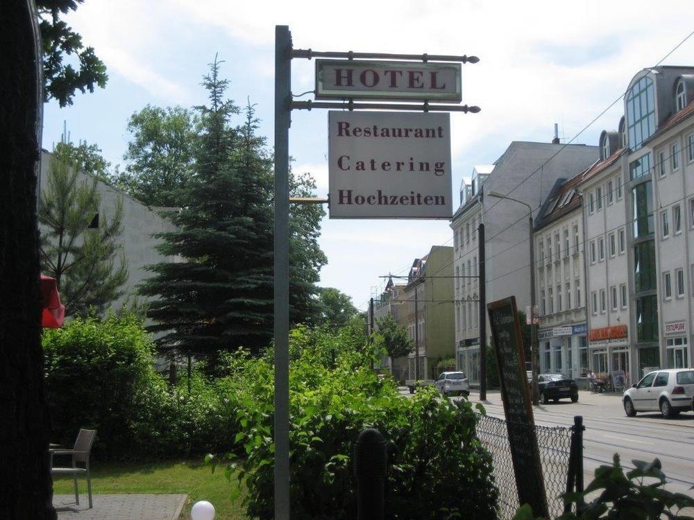 Hotel Ambassador-Berlin Gruenau エクステリア 写真