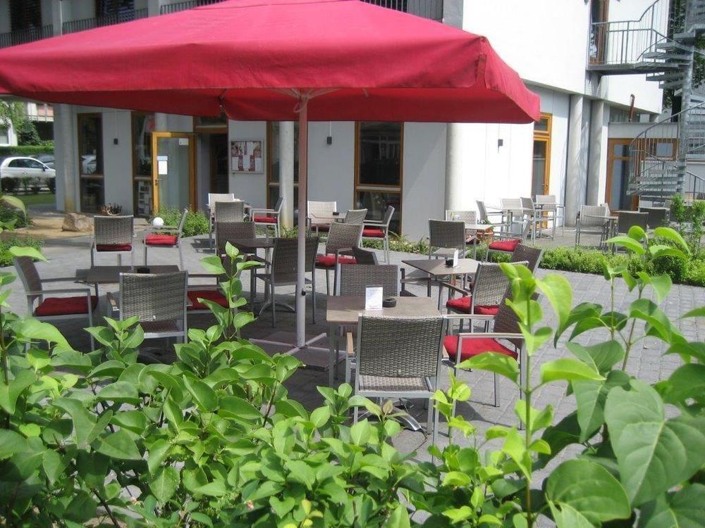 Hotel Ambassador-Berlin Gruenau エクステリア 写真