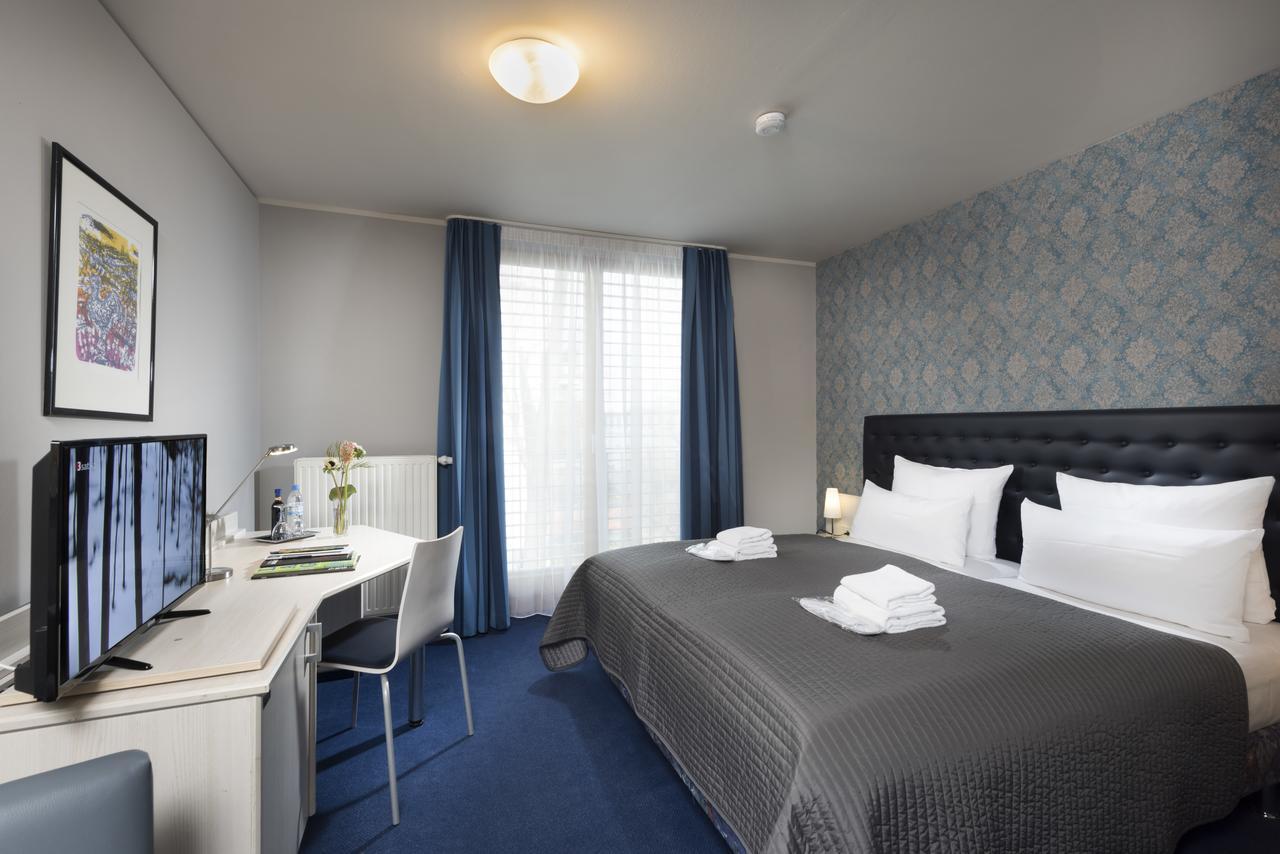 Hotel Ambassador-Berlin Gruenau エクステリア 写真
