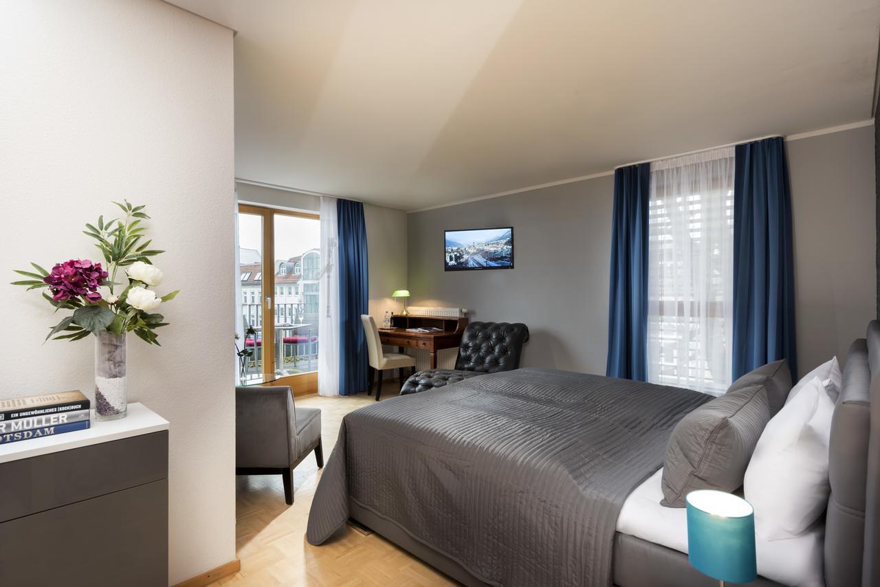 Hotel Ambassador-Berlin Gruenau エクステリア 写真