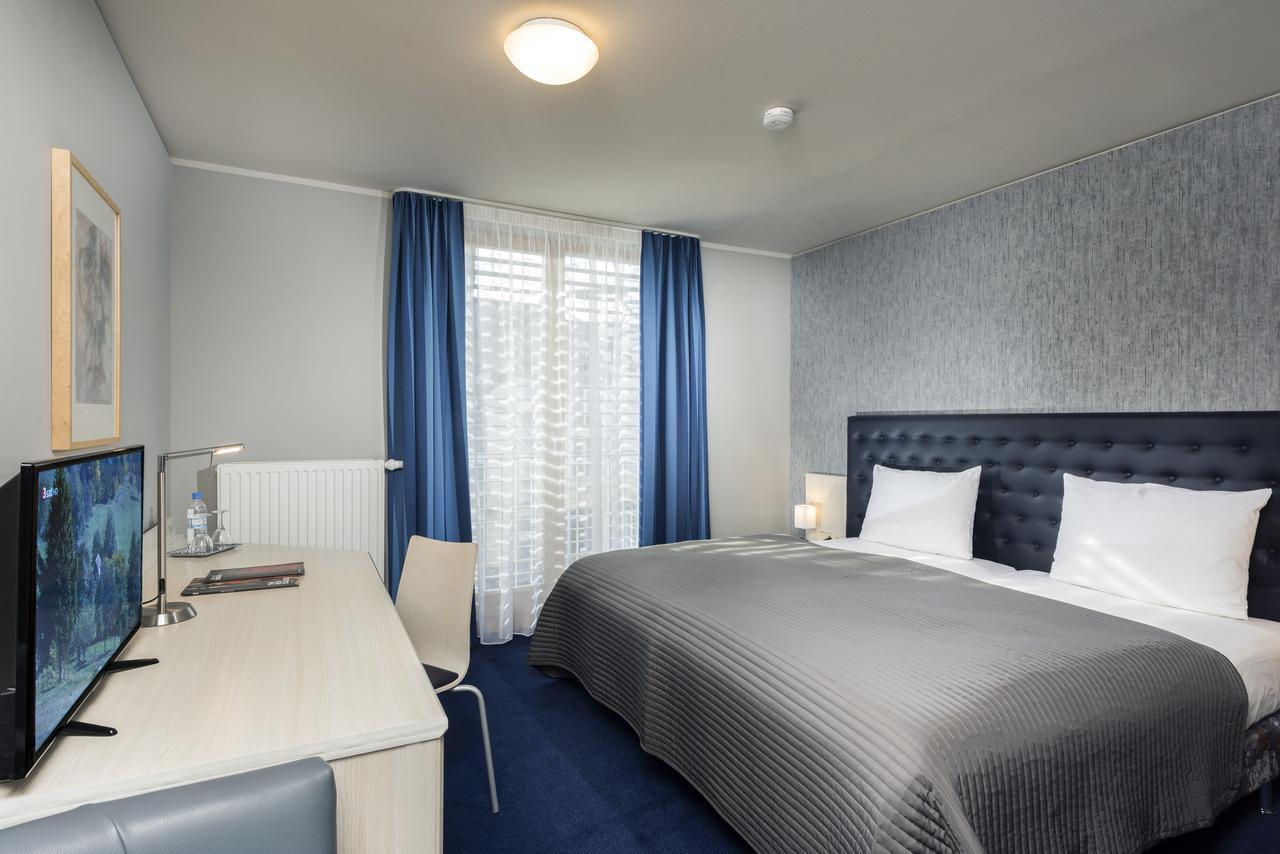 Hotel Ambassador-Berlin Gruenau エクステリア 写真