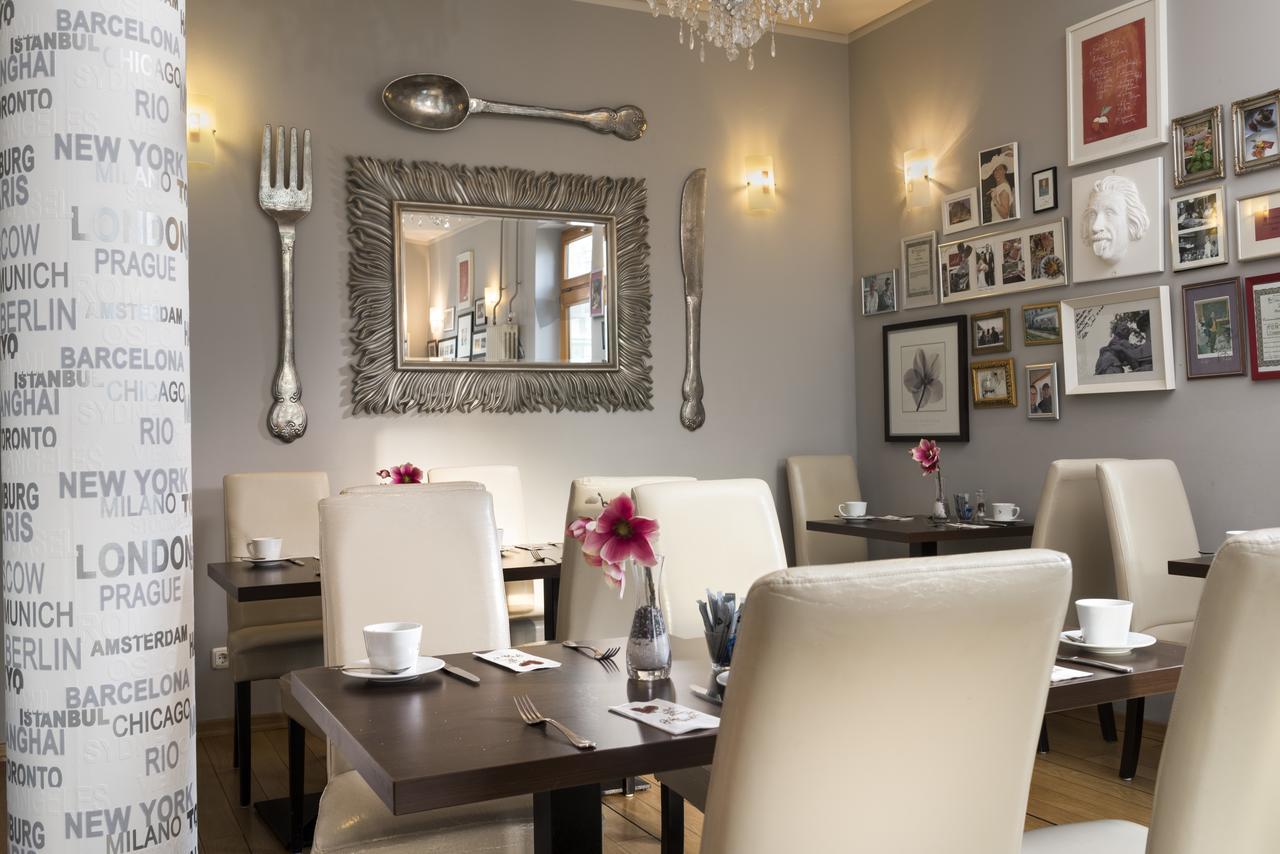 Hotel Ambassador-Berlin Gruenau エクステリア 写真